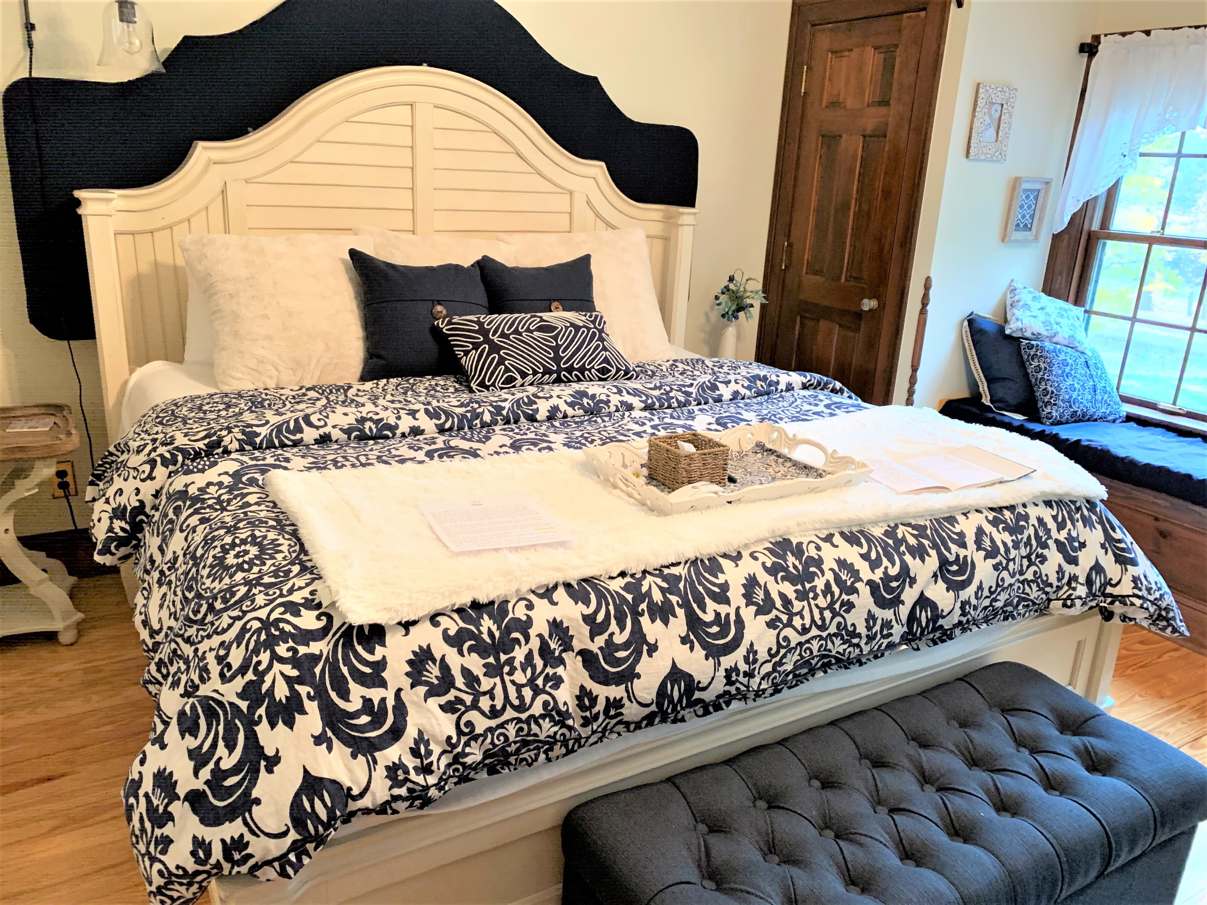 Hepburn King bed